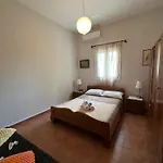 Antonia's Rustic Retreat * Dhorion