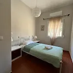 Antonia's Rustic Retreat Apartment
