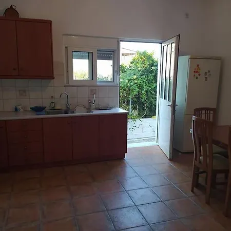 Apartment Antonia's Rustic Retreat Dhorion