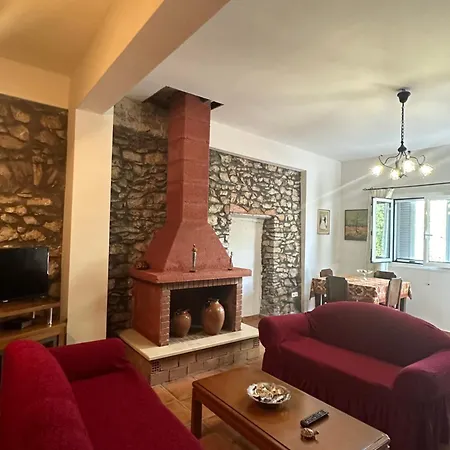 Antonia's Rustic Retreat Dhorion