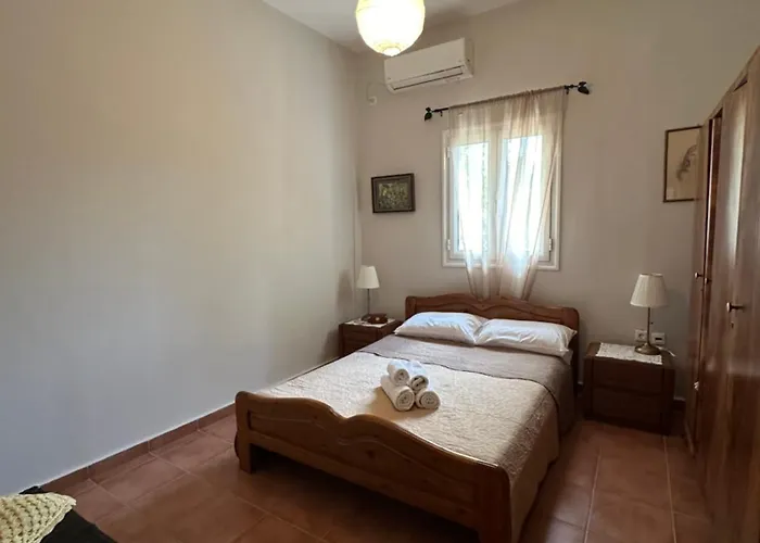 Antonia's Rustic Retreat * Káto Soulimá