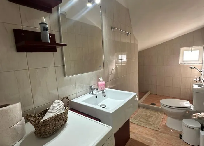 Antonia's Rustic Retreat